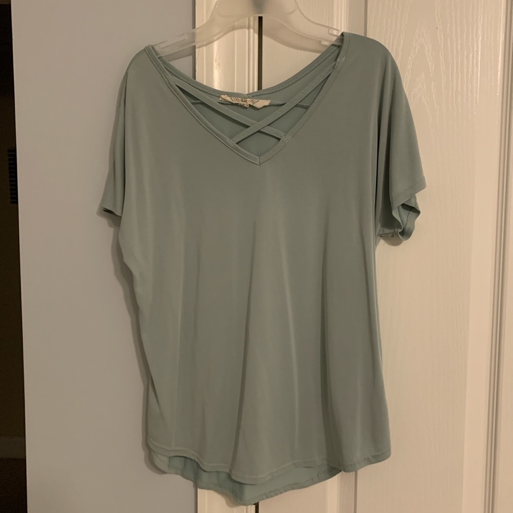 tee shirt